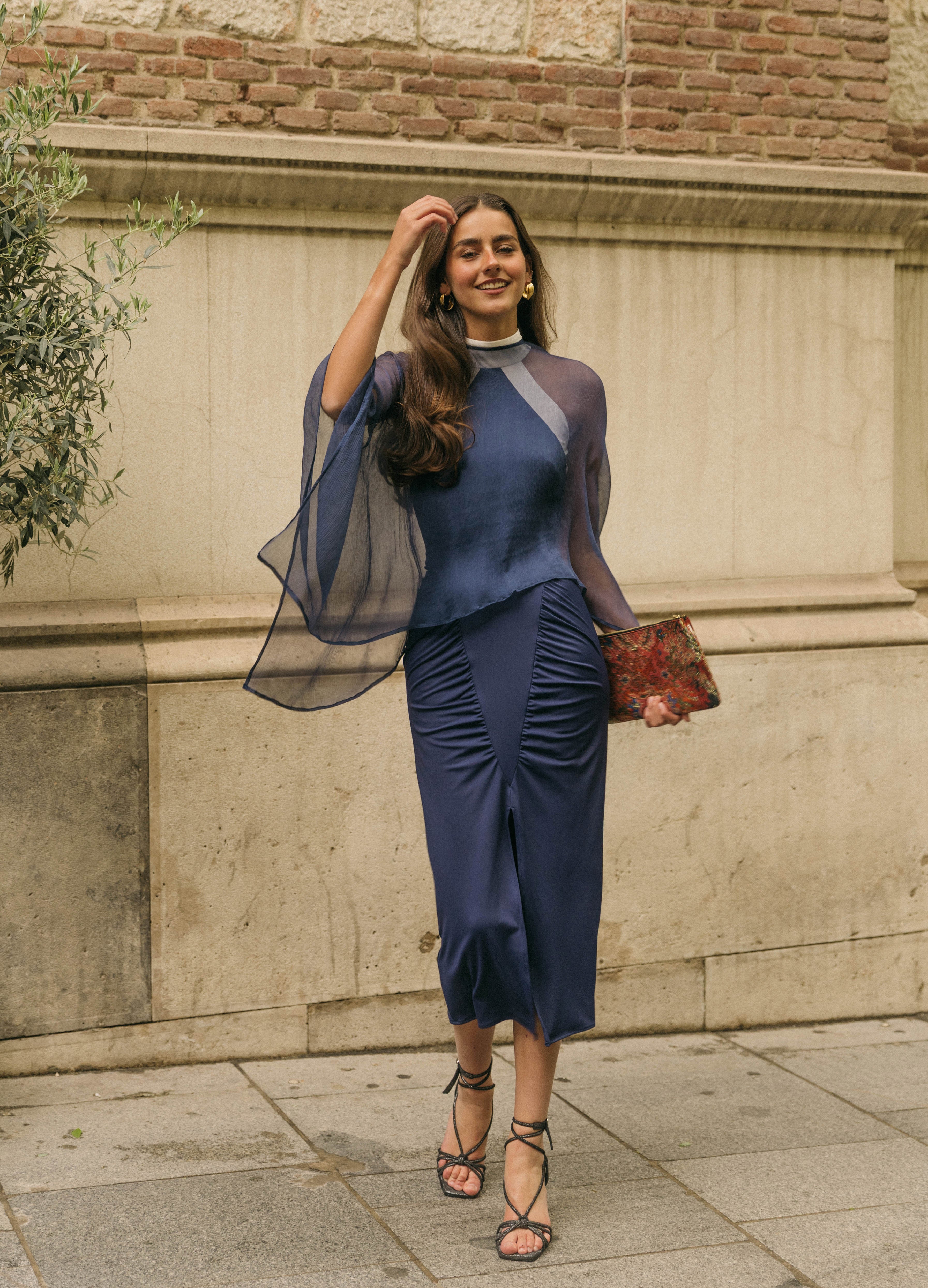 Conjunto vestido Alexis + capa de seda Isolda marino