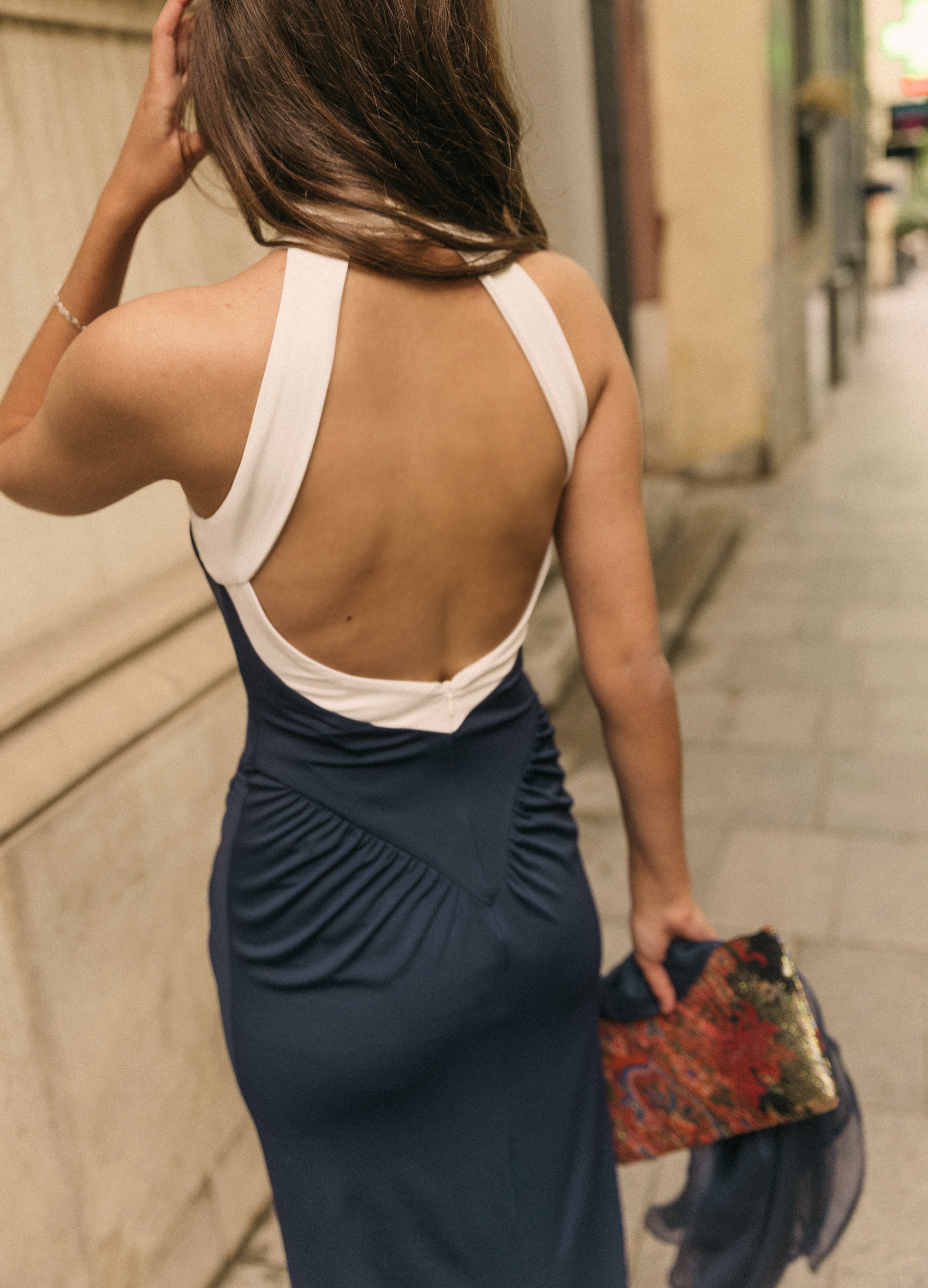 Conjunto vestido Alexis + capa de seda Isolda marino