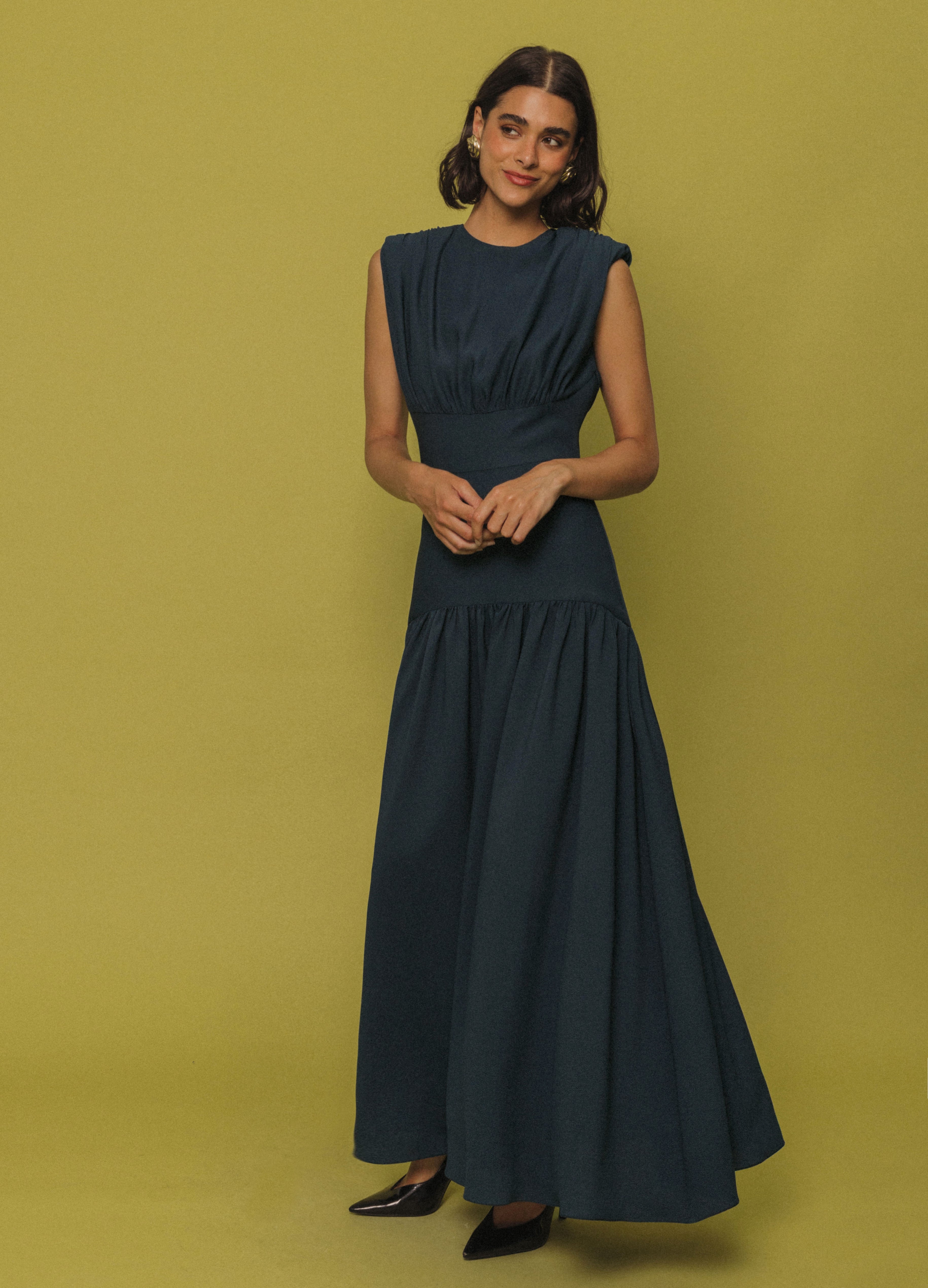 Vestido Faith en azul marino, vista frontal con falda de vuelo | Cherubina