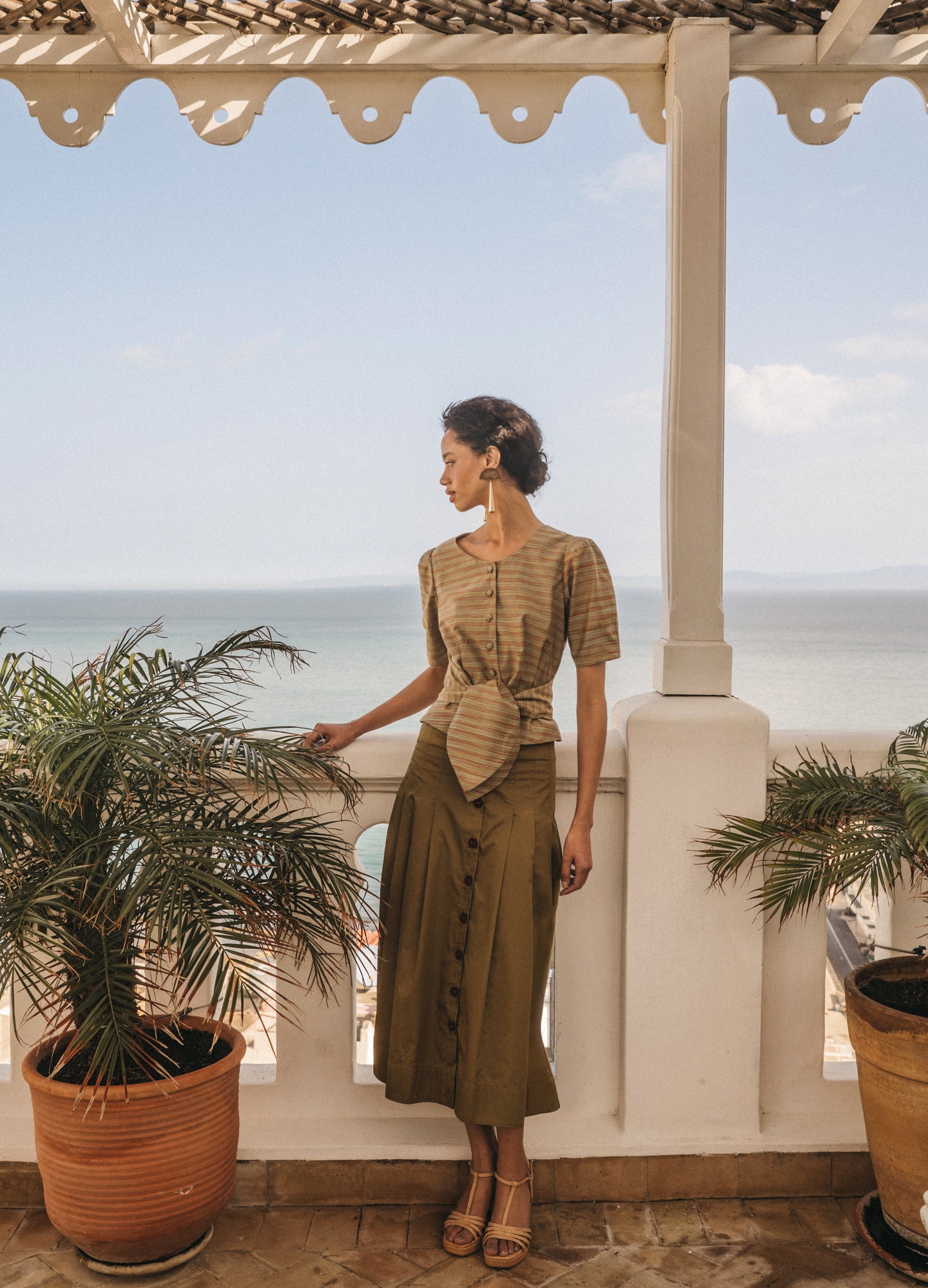 Conjunto de top y falda kakhi Rowan-Simone de Cherubina — Top de mujer