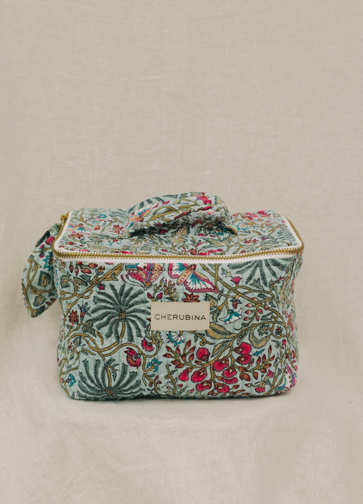 Moira Vanity Case with handle