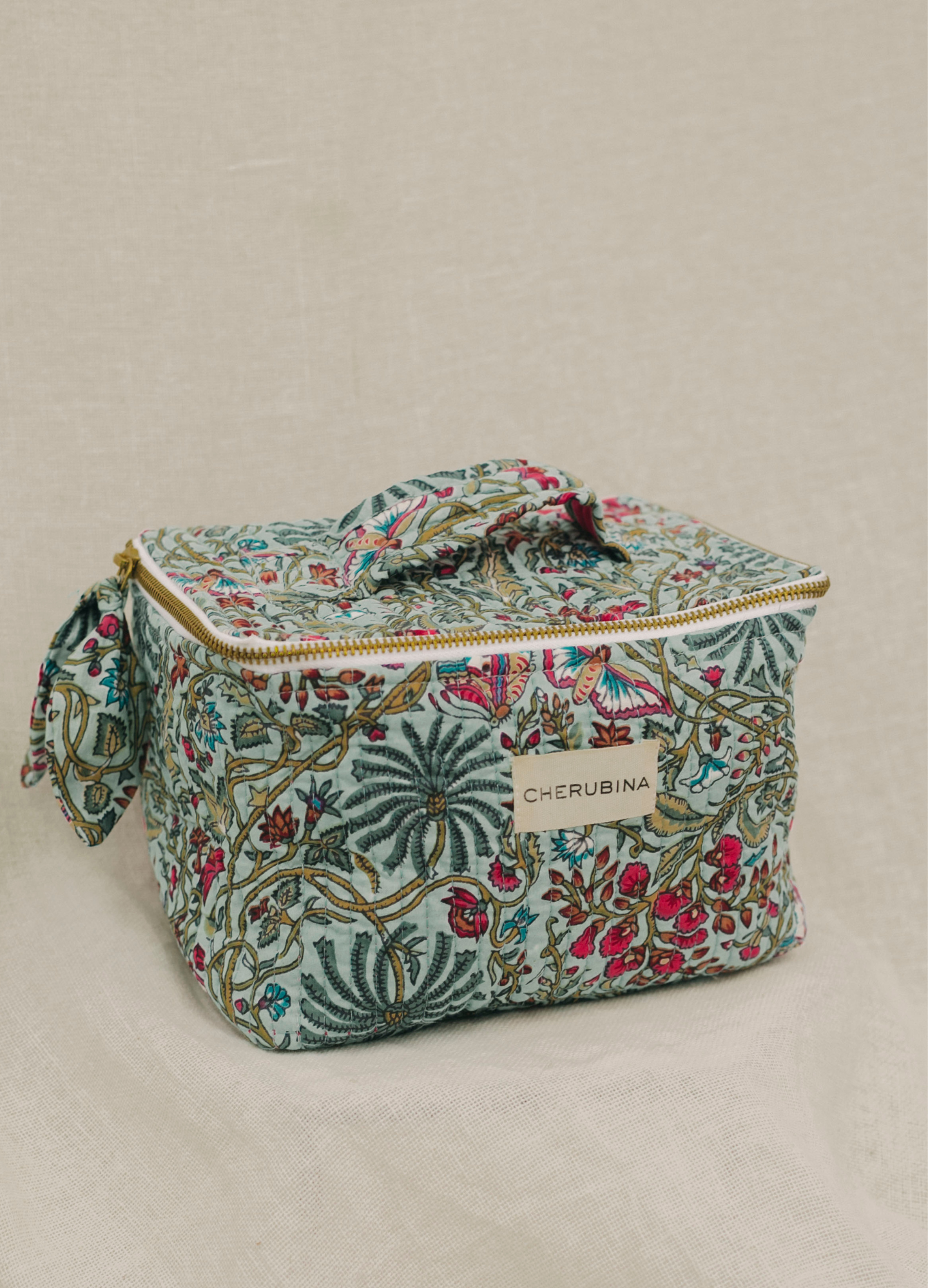 Moira Vanity Case with handle