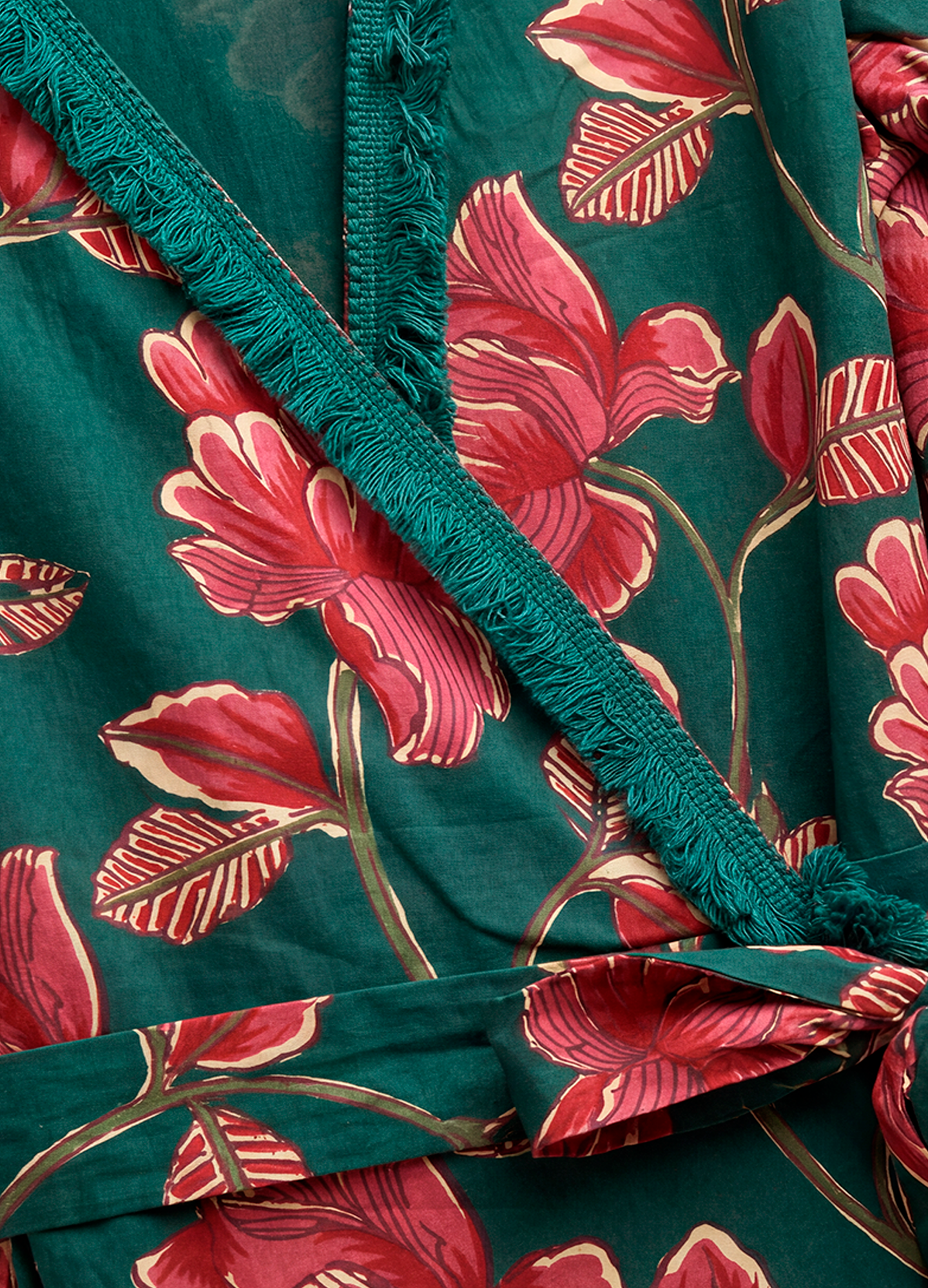 Détail de l'imprimé floral et des franges en coton de la Robe Arabella
