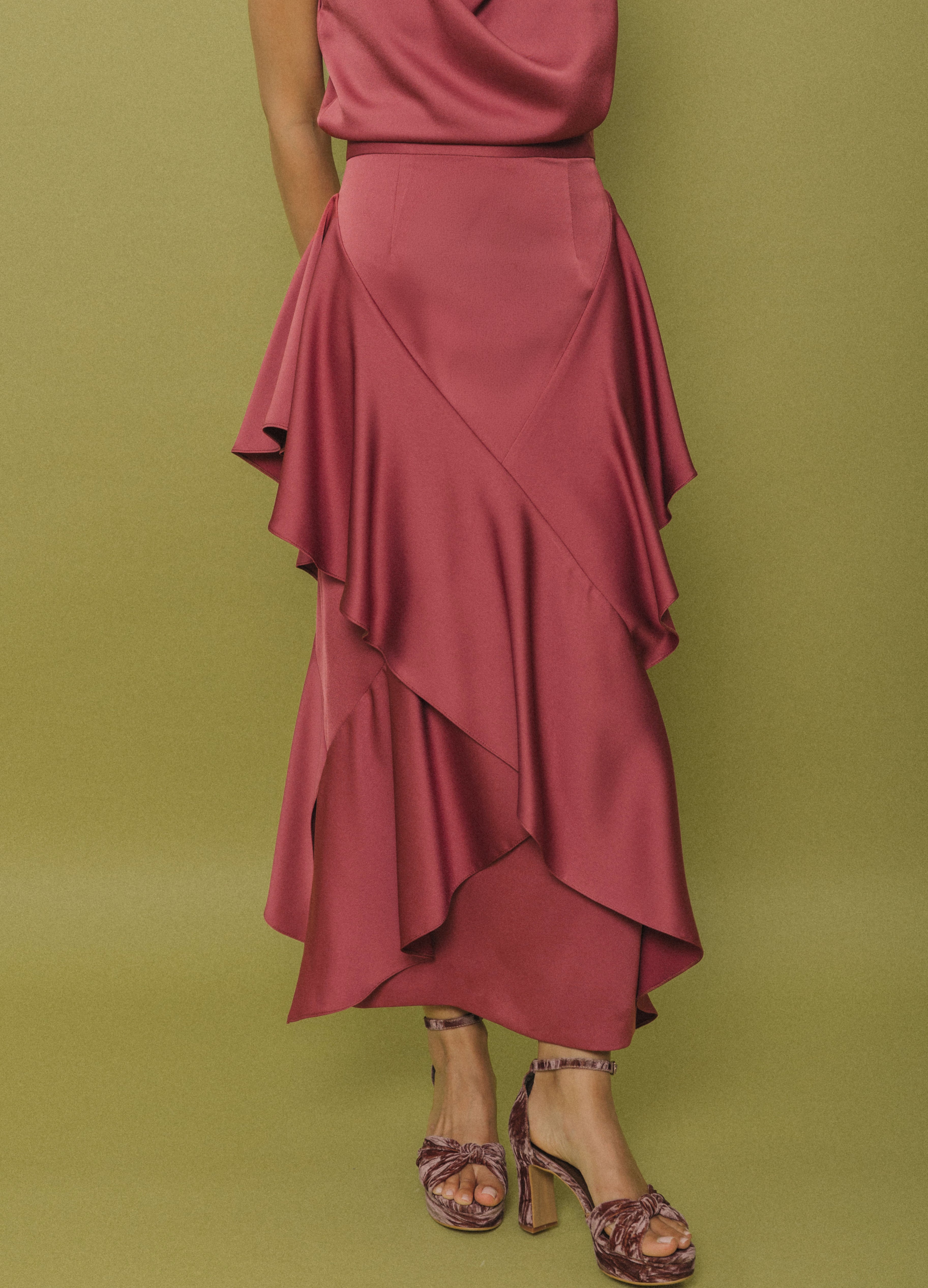 Falda Deborah en blush, detalle de los volantes vista trasera | Cherubina