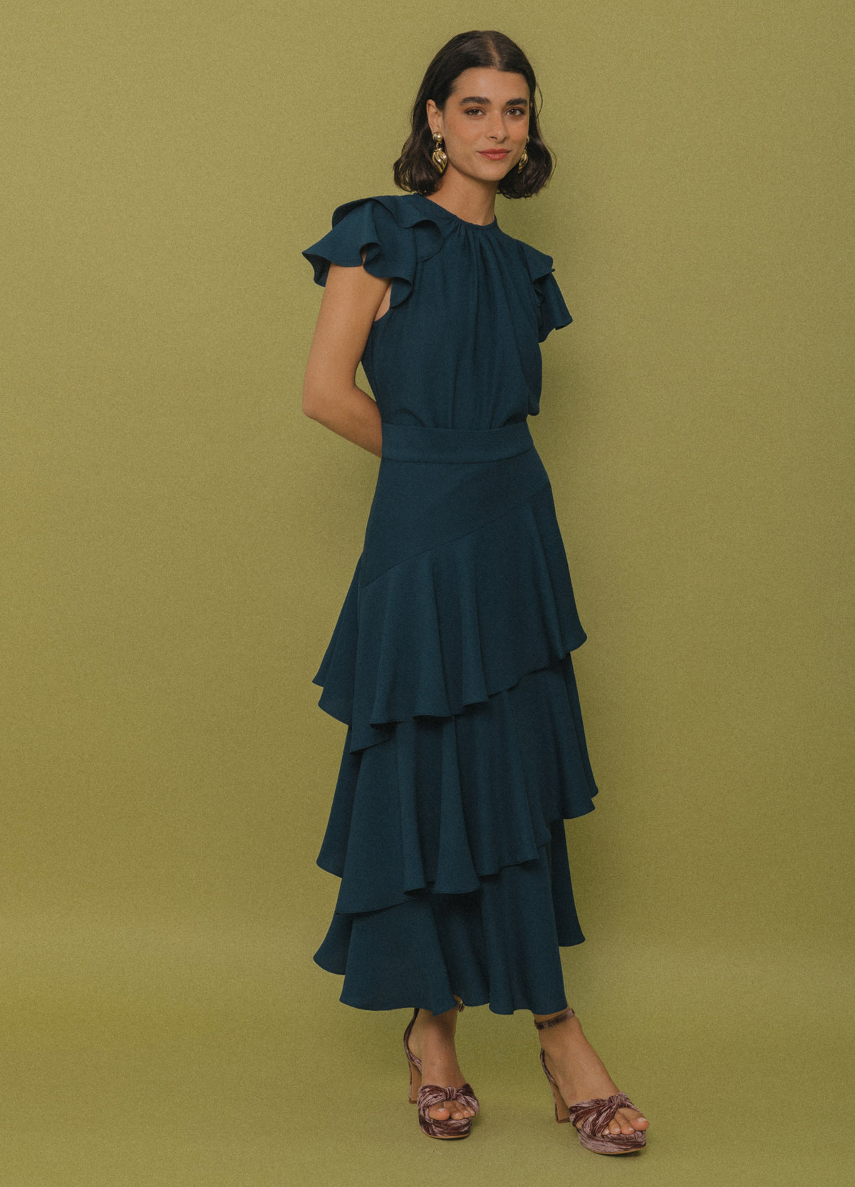 Top Vesper azul, look completo de invitada