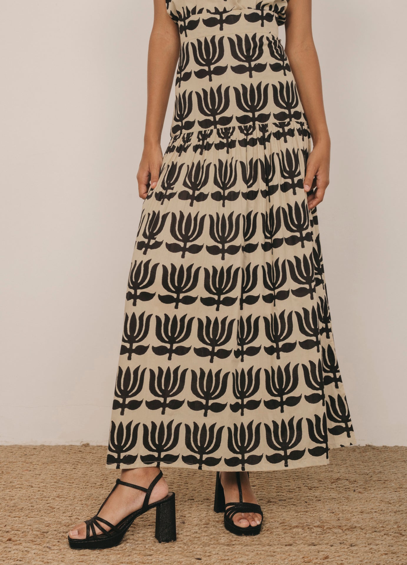 Conjunto de top y falda negro Odalis-Kenia