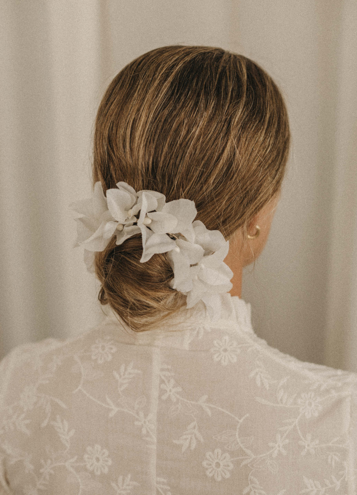 Tocado de flores Oriane - imagen 4