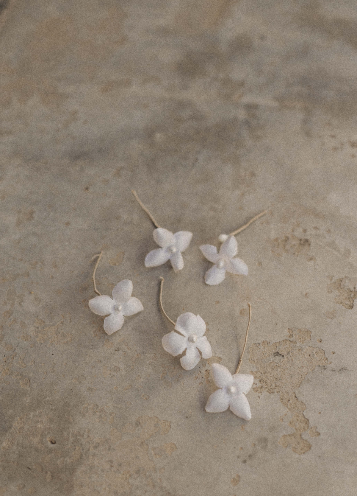 Tocado de flores Flavie - imagen 4